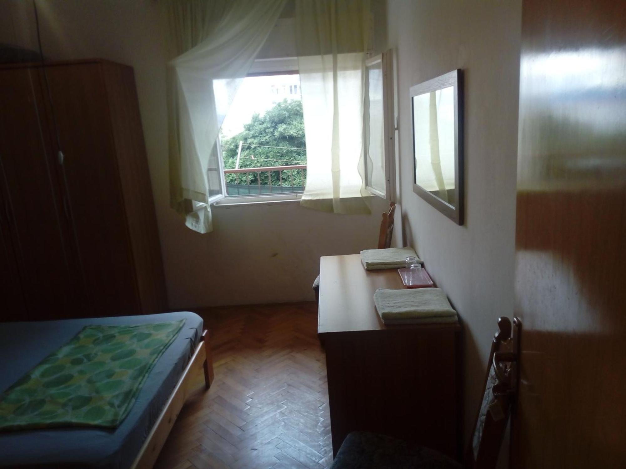 Apartment Luka Room's *
